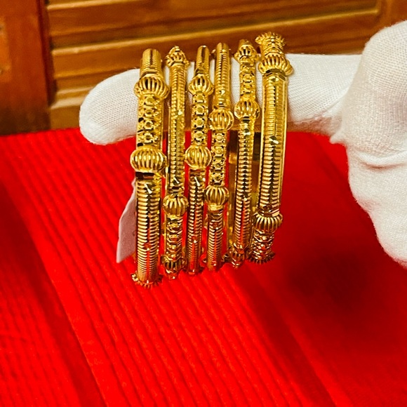 Gold plated bangles (Zeba Collection ) - Picture 4 of 4